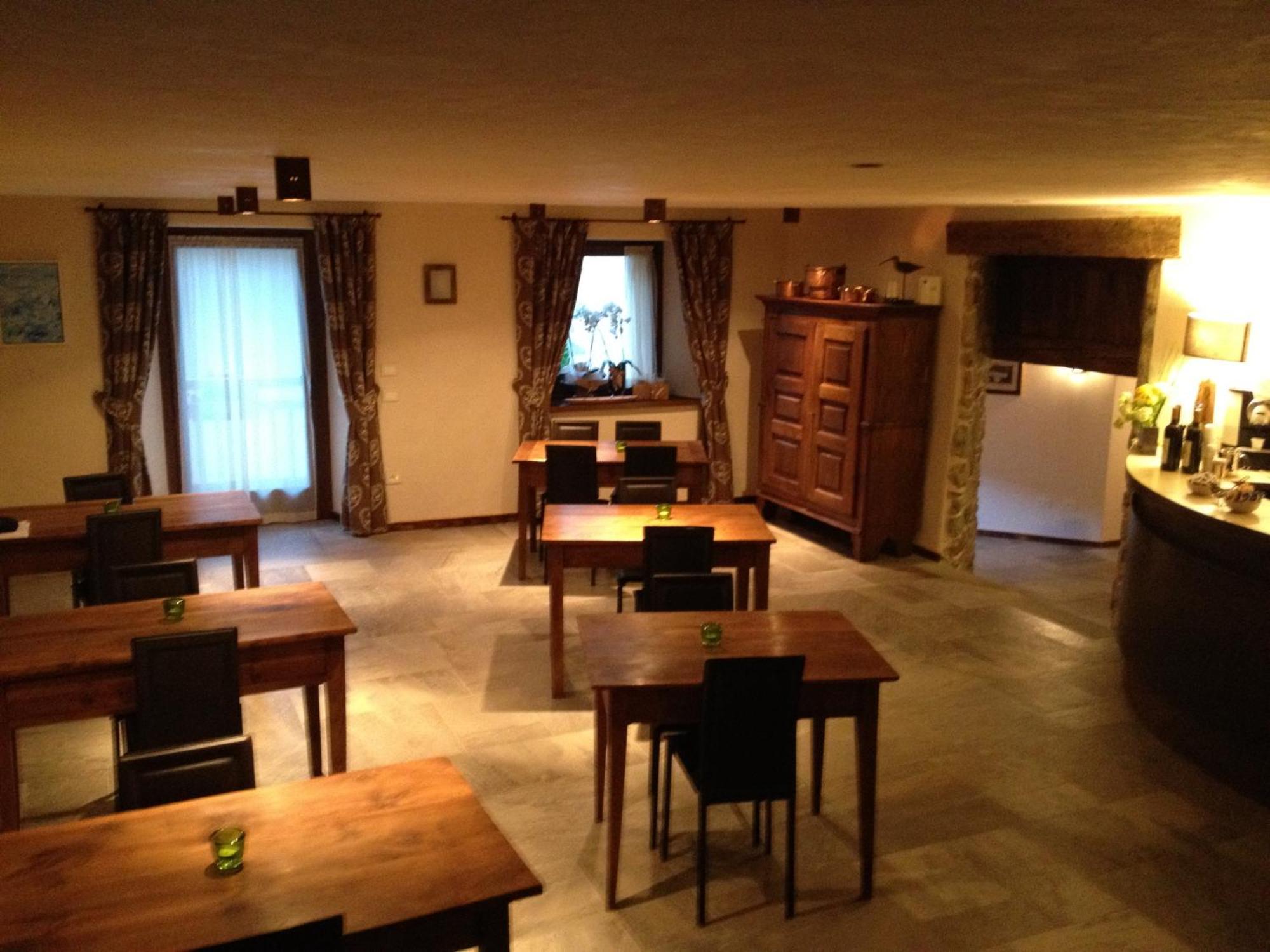 Le Petit Relais Otel Valpelline Dış mekan fotoğraf