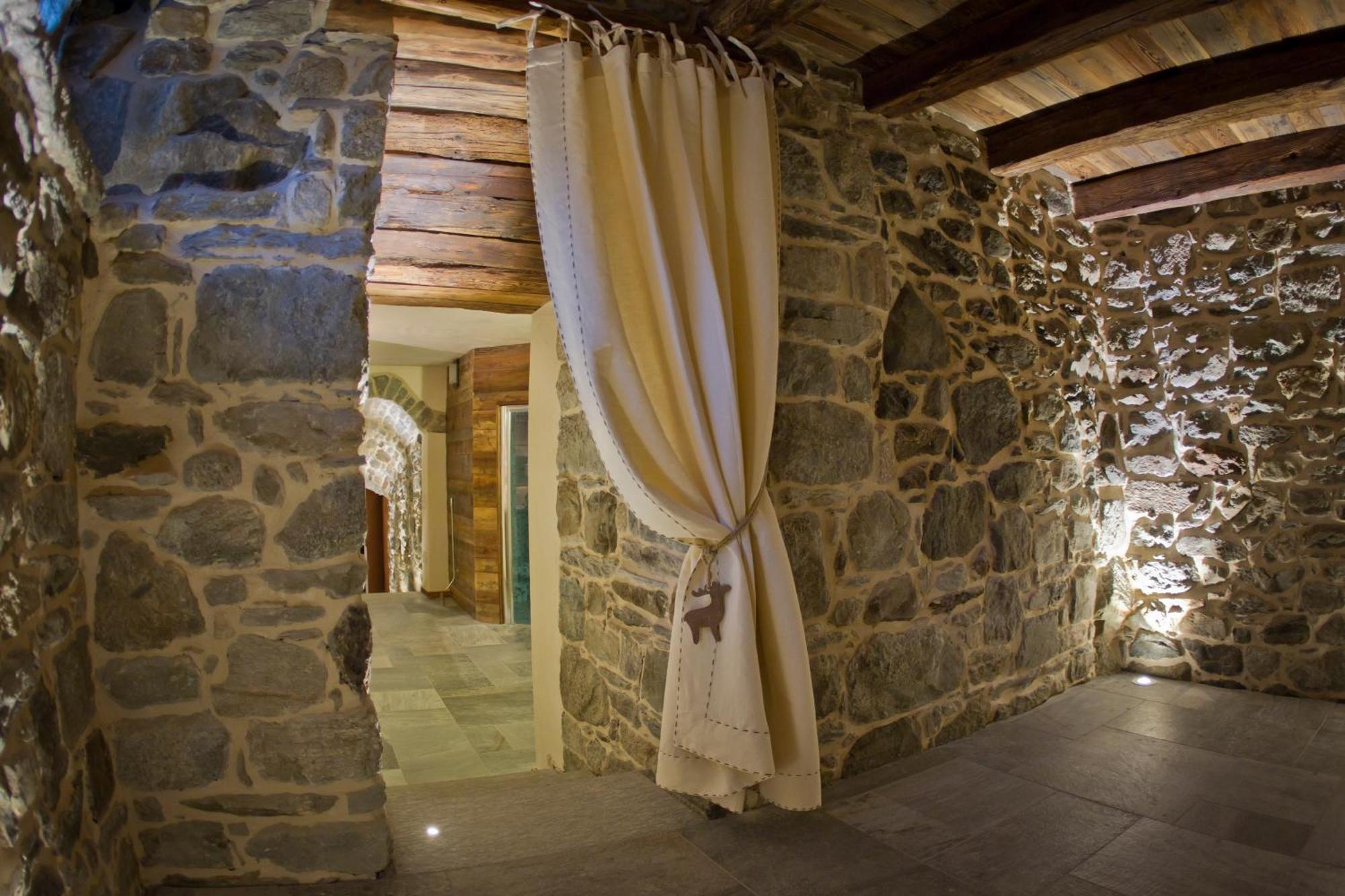Le Petit Relais Otel Valpelline Dış mekan fotoğraf