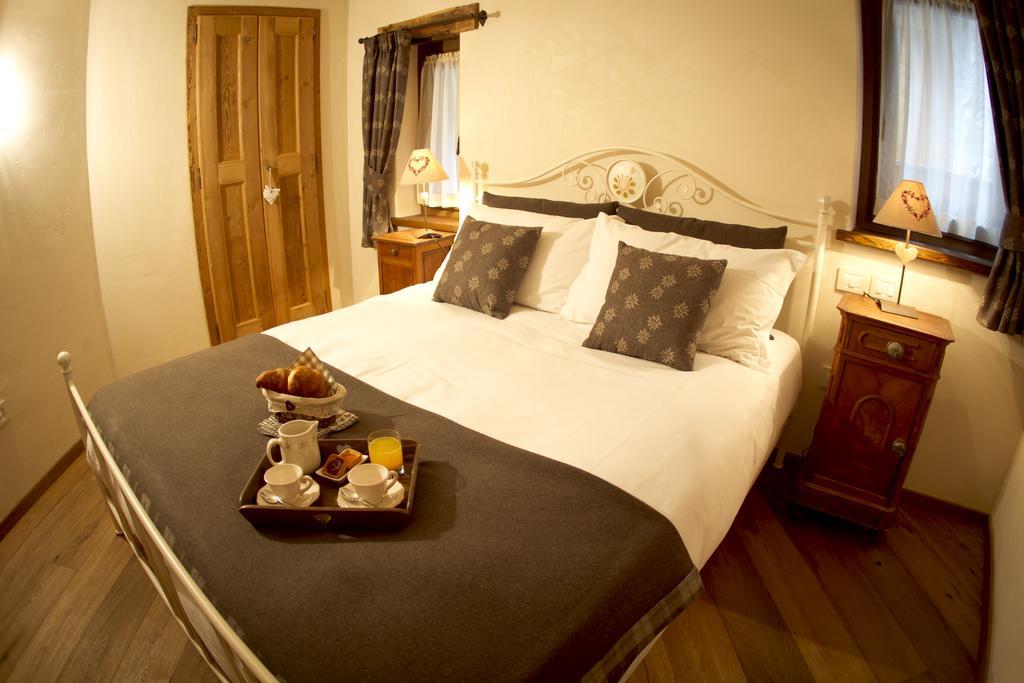 Le Petit Relais Otel Valpelline Dış mekan fotoğraf